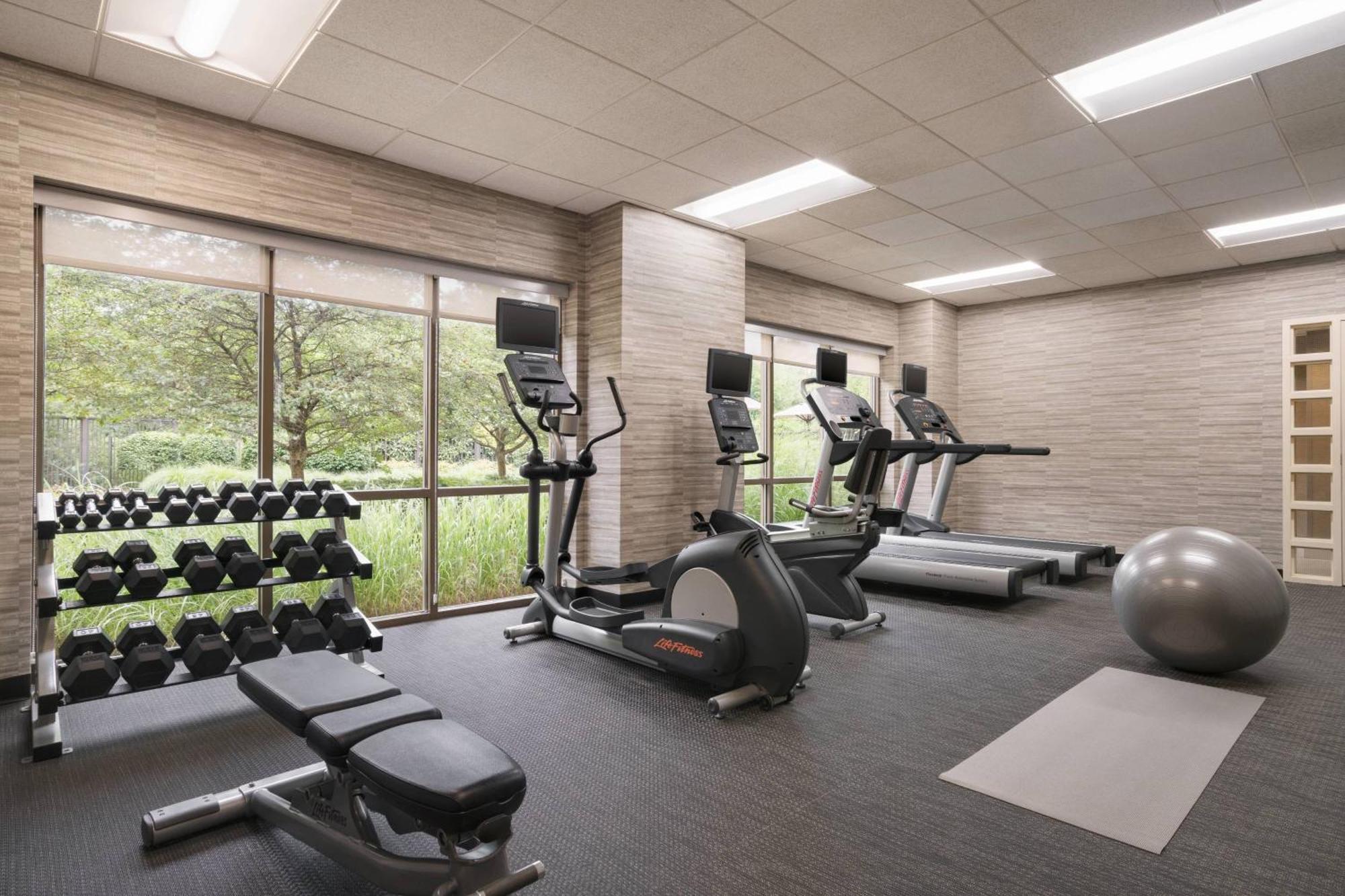 Отель Courtyard By Marriott Middletown Goshen Экстерьер фото