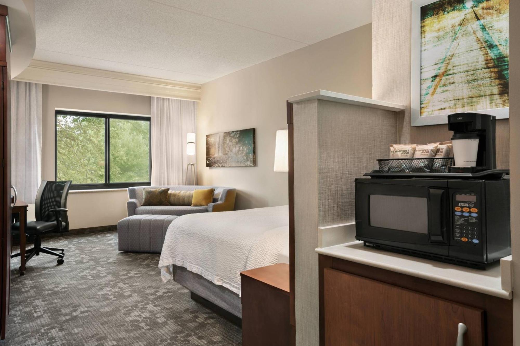 Отель Courtyard By Marriott Middletown Goshen Экстерьер фото