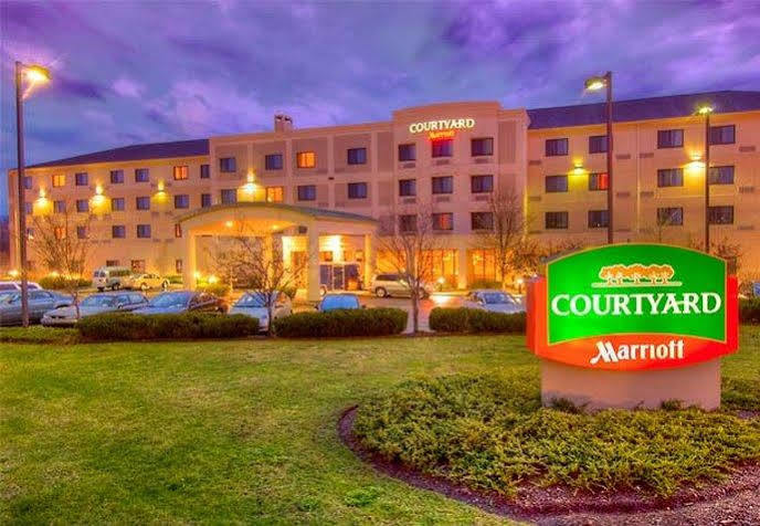Отель Courtyard By Marriott Middletown Goshen Экстерьер фото